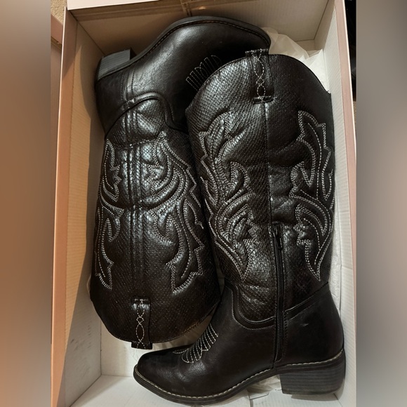 Fall / Winter Cowboy Boots - Picture 3 of 6